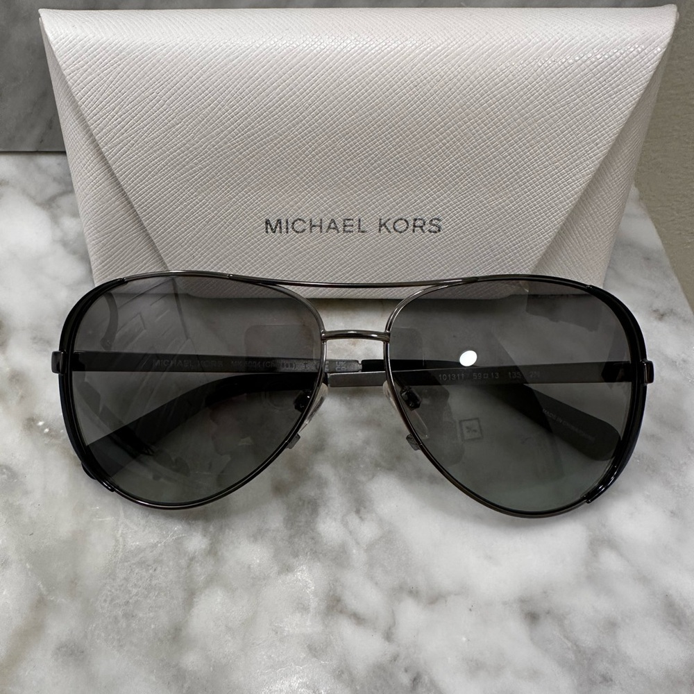 NEW in case Michael Kors Chelsea Sunglasses - grey gradient gunmetal black